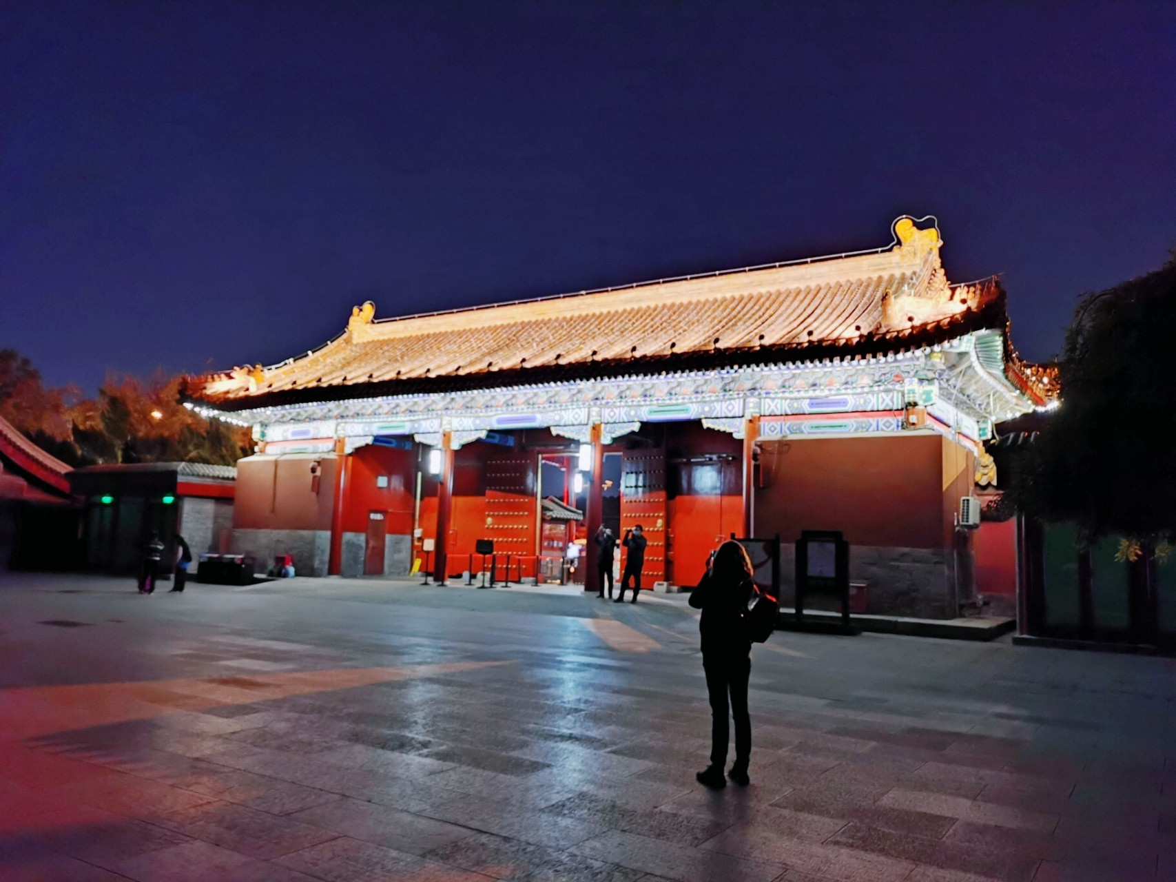 夜游景山公园竟似过万圣节?