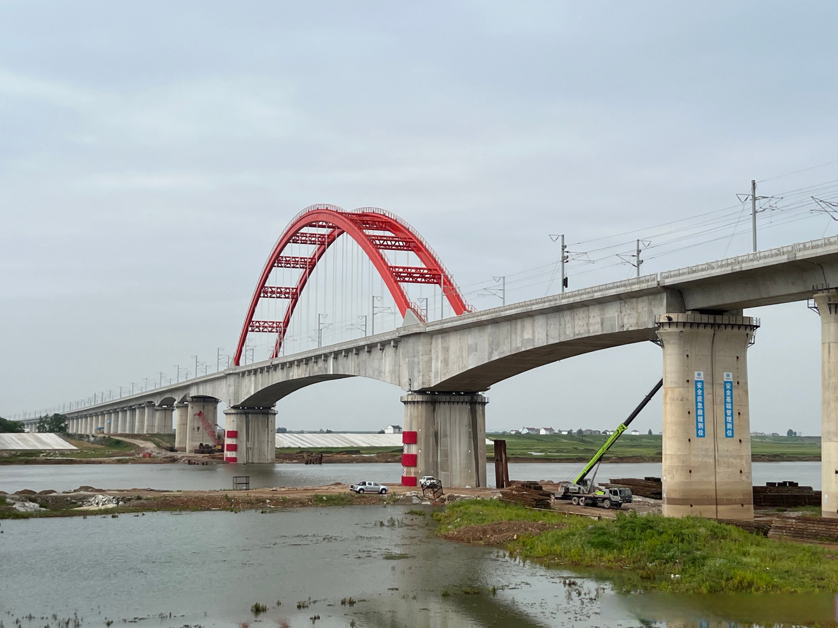 昌景黄高铁# 建设巡礼采访 第四站——鄱阳湖特大桥 鄱阳湖特大排