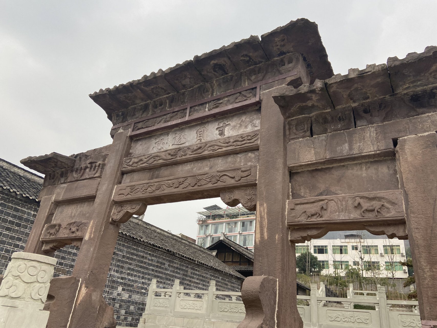 最近跑去了一个才打造好的古镇 马湖古镇 宜宾市屏山县书楼镇 查了