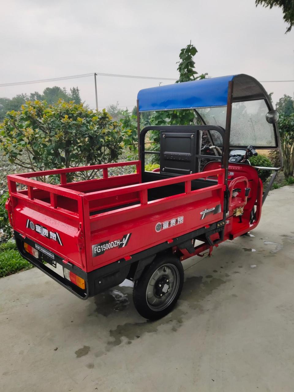 到货富贵泉电三轮车,一米三货箱,95成新.