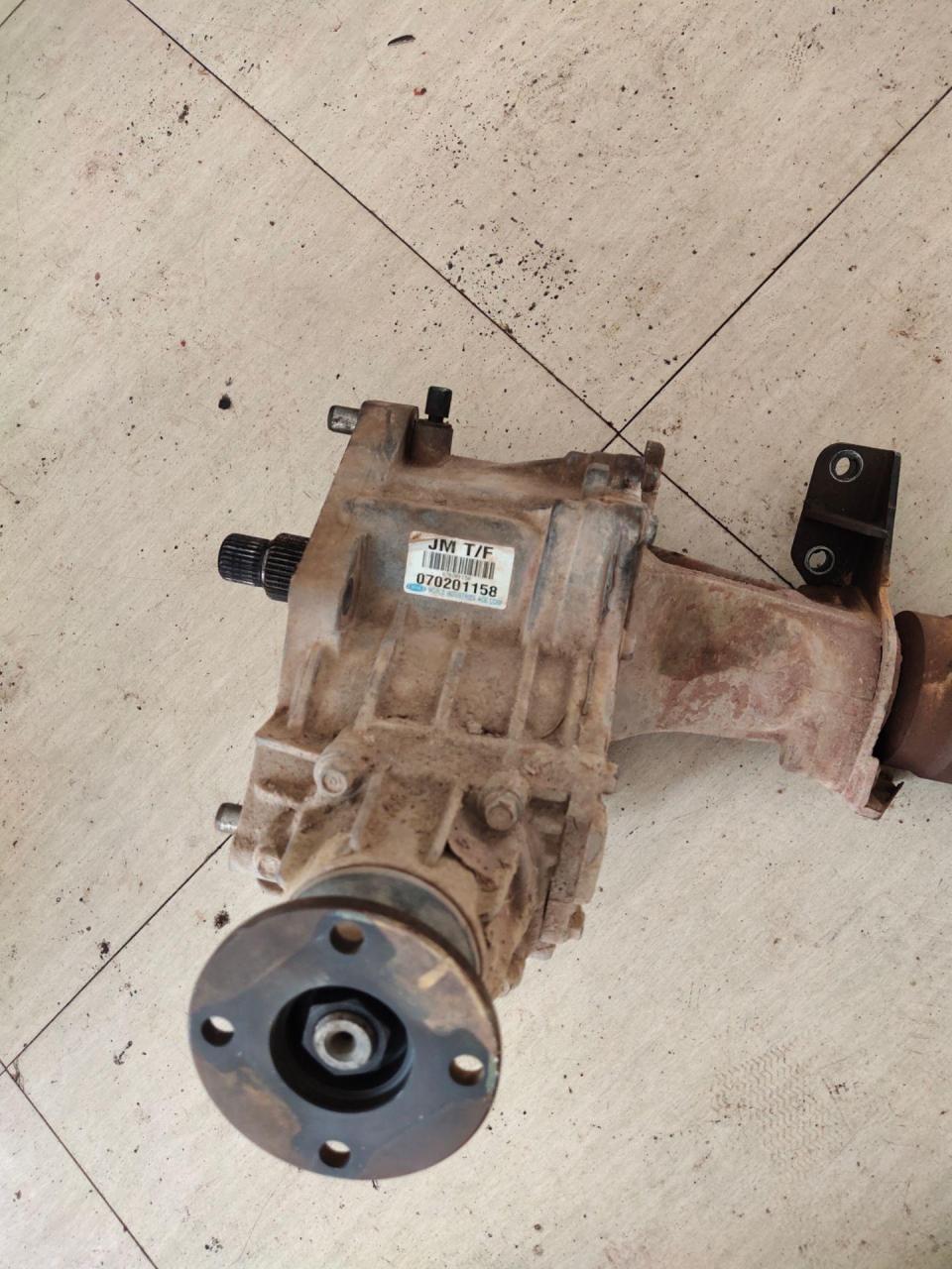 0拆车四驱分动箱