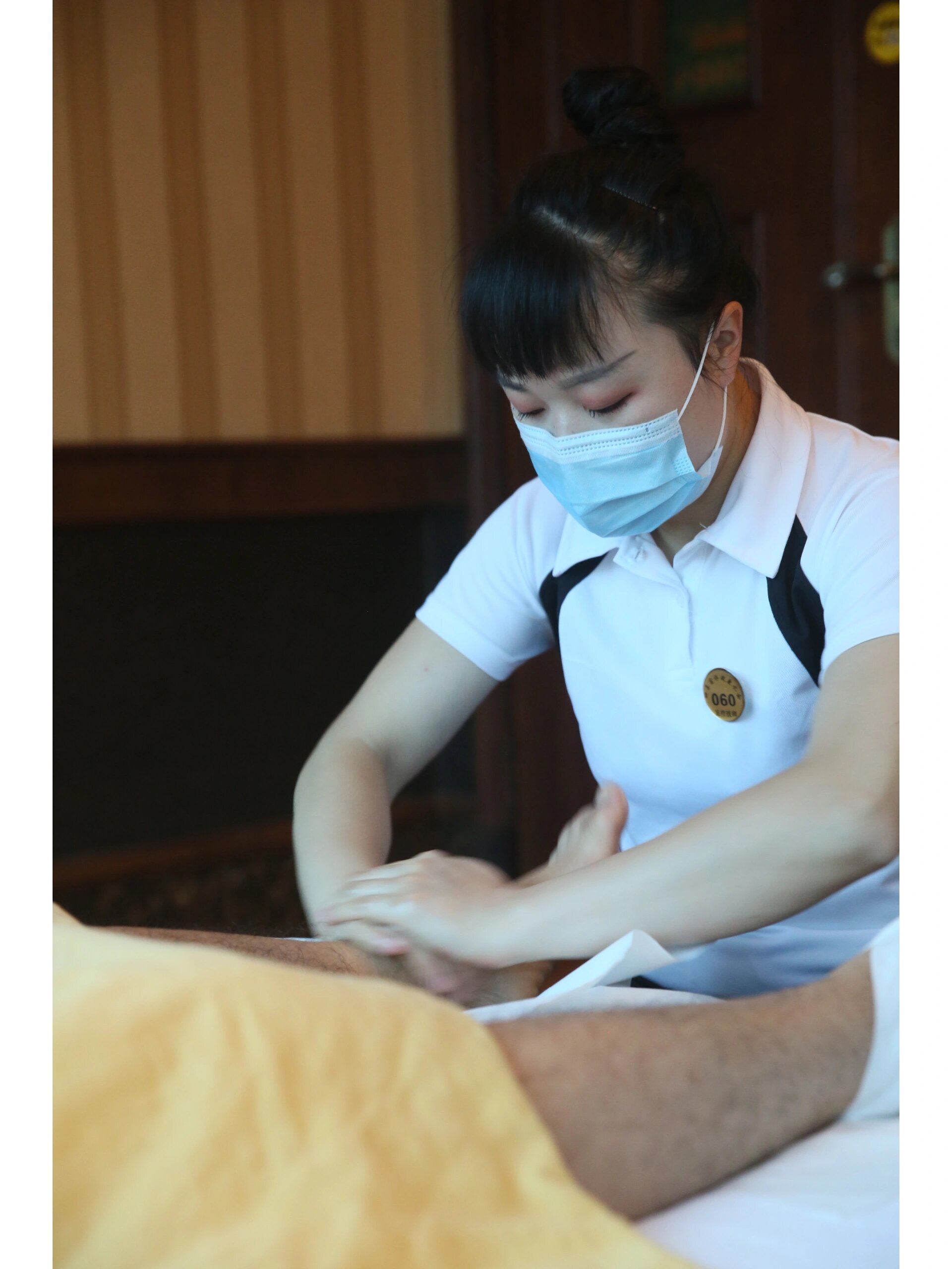 长沙四喜富侨纯正规足浴店,女技师多,男技师也很多,他们不讲颜值只讲