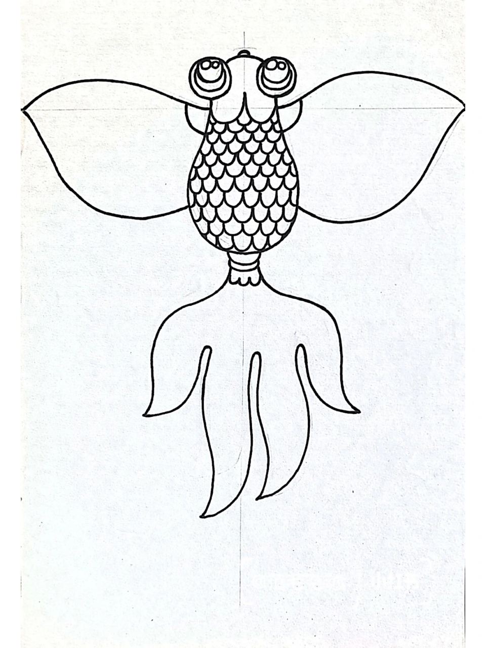 手绘·儿童画·金鱼风筝手绘 材料:8开素描纸,马克笔 用时:1.5h