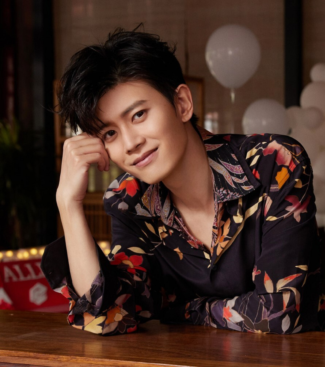 任嘉伦 | etro 任嘉伦,国超34岁生日照 etro 2023春夏系列