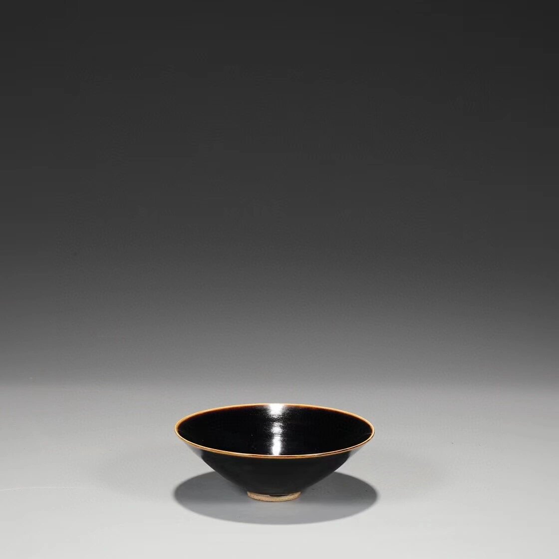 北宋 定窑黑釉斗笠盏