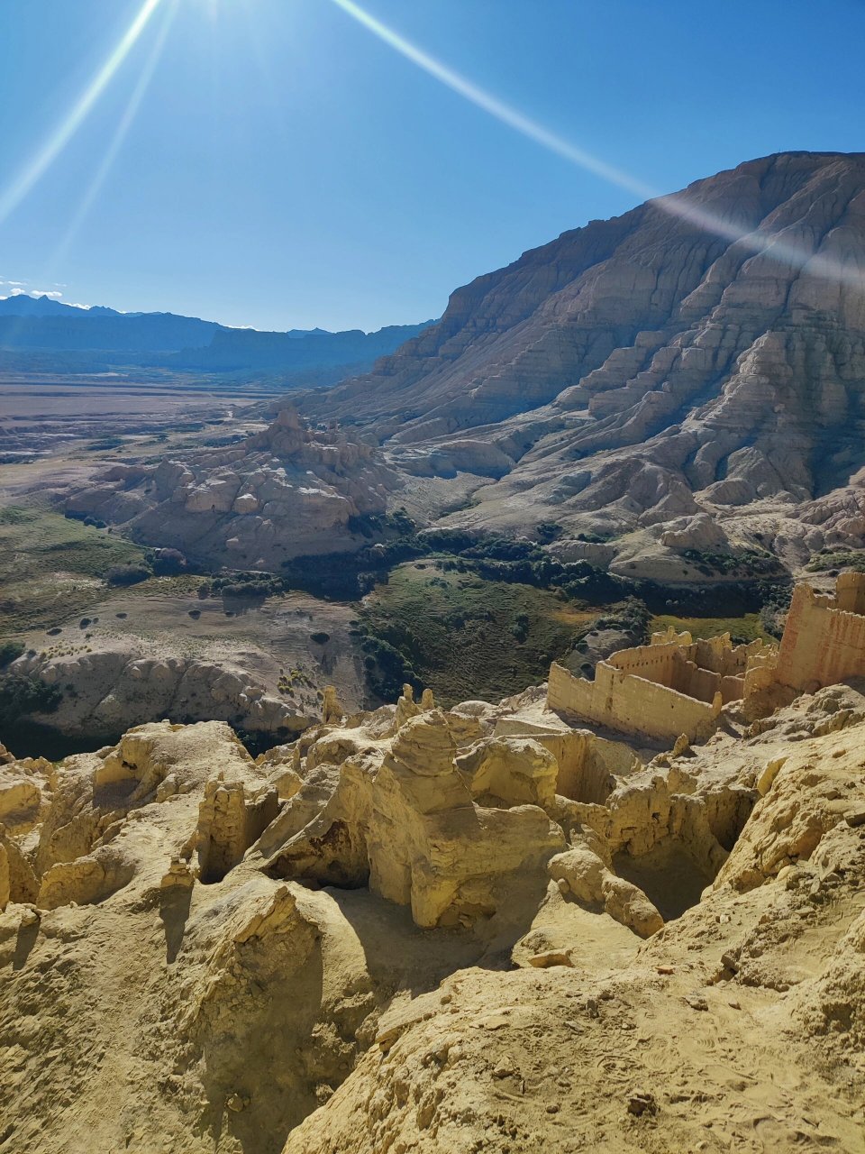 古格王朝遗址实用攻略      94古格王国遗址位于西藏阿里地区札达县