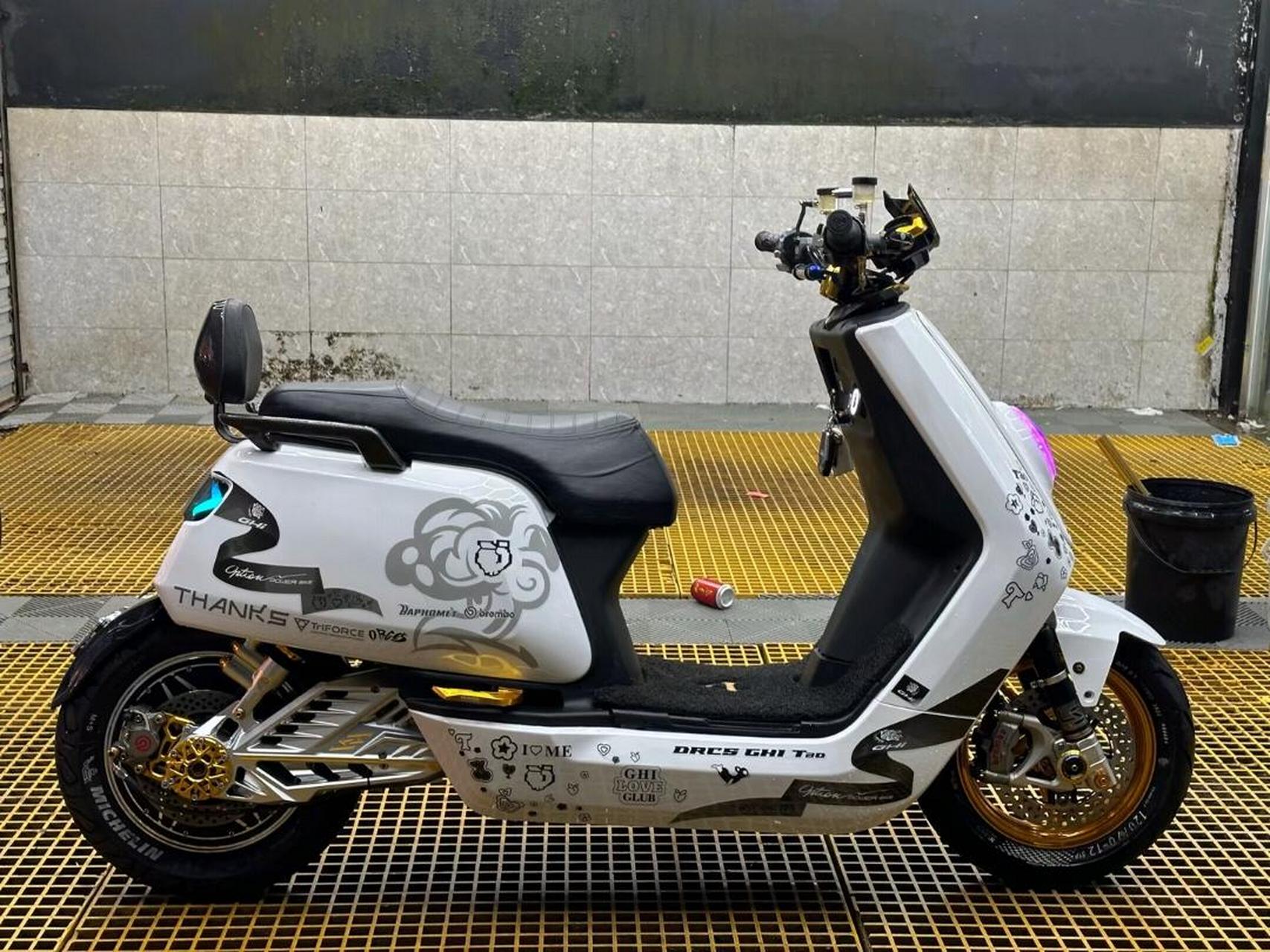 电摩文化 落地八万20000wp爆改万拉万