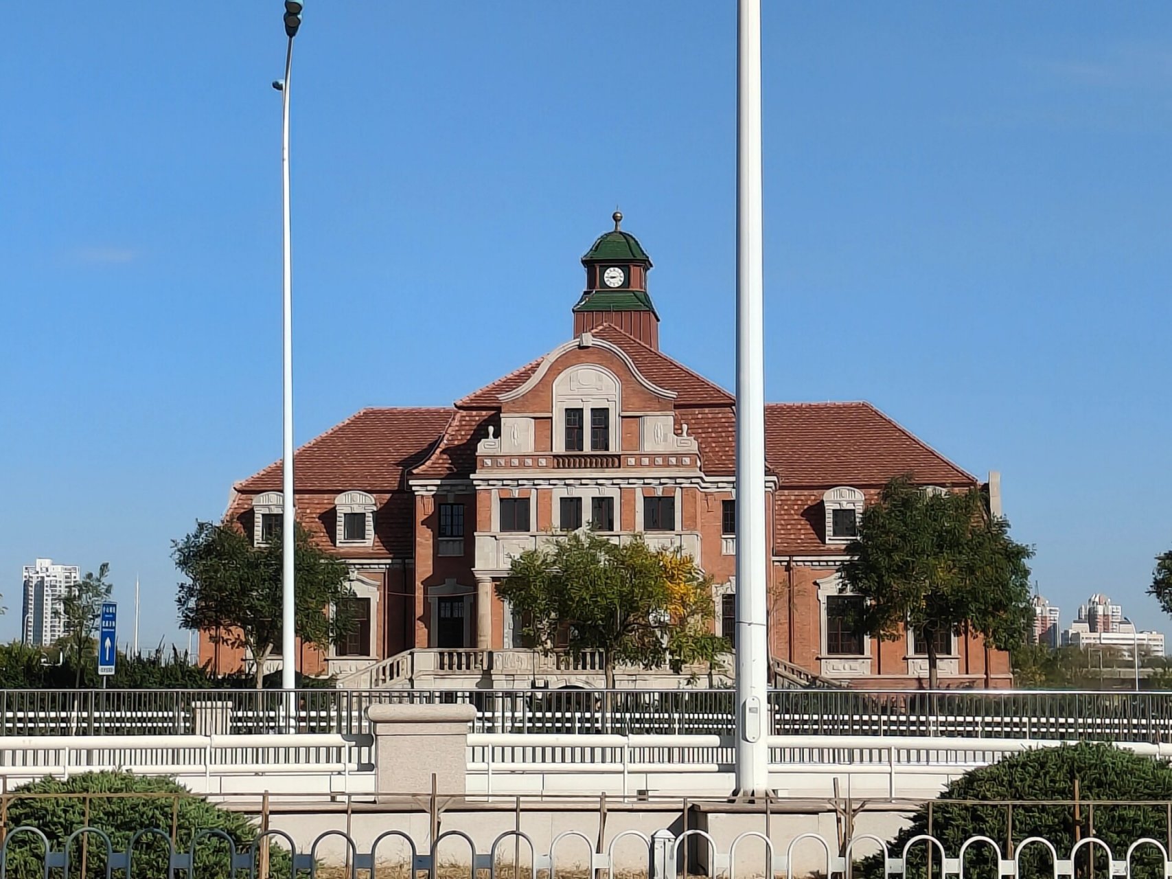 老建筑 天津西站老候车楼  那时的建筑真好看  西站扩建时把老候车楼