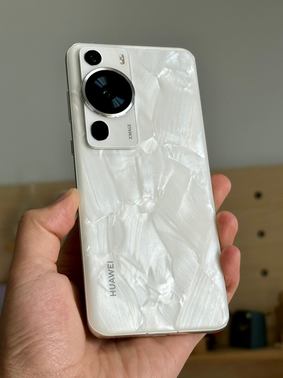 你用过哪些白色手机,之前用过锤子的坚果pro2和坚果r1的白色,现在最