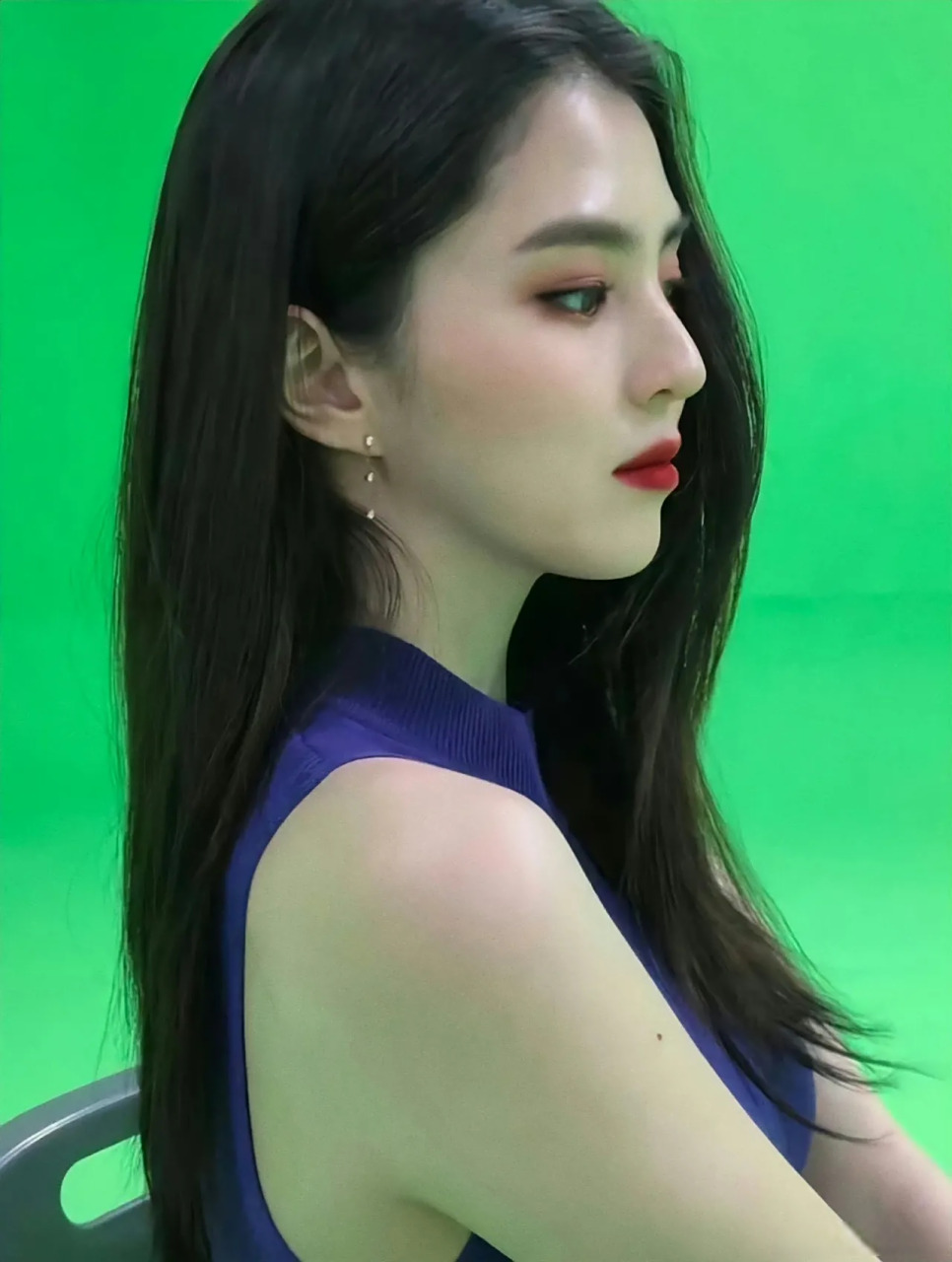 韩素希的高眉骨,难怪摄影师说她漂亮得不像韩国人