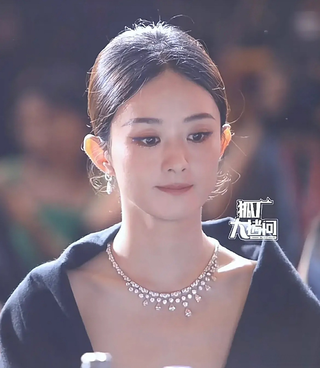 赵丽颖这耳朵是传说中的精灵耳吗?