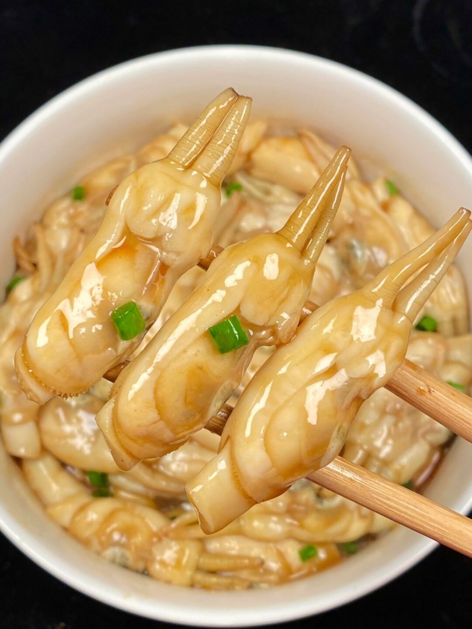 葱油蛏子这样做真的太好吃了97肉质肥嘟嫩滑,鲜甜多汁,葱香浓郁,炫