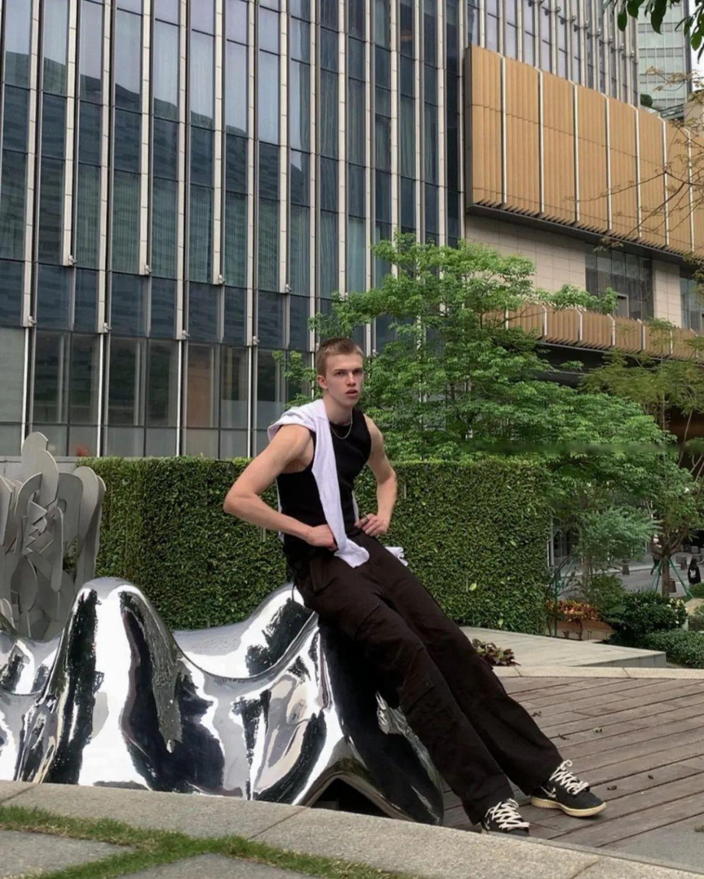 十八岁的俄罗斯男模小鲜肉 vanya 最近来广州工作了