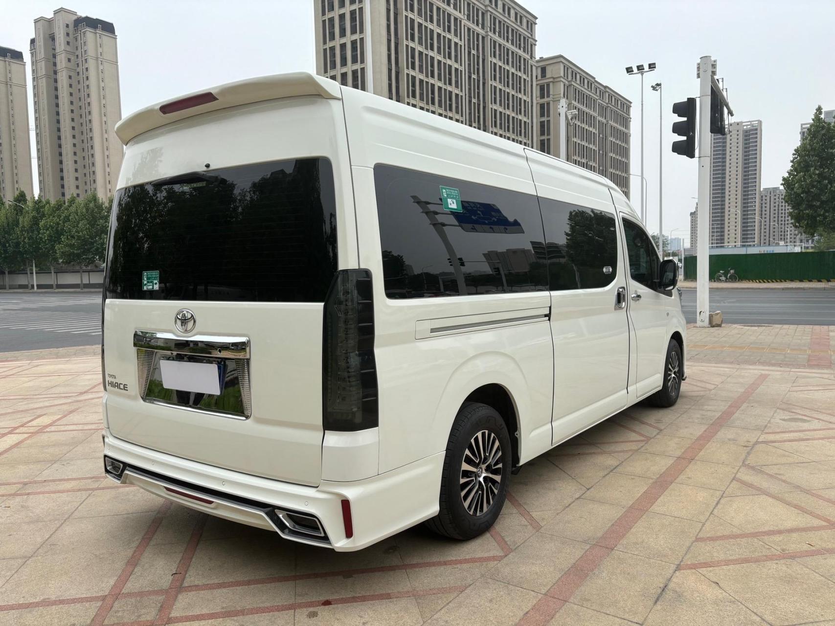 丰田 海狮(进口) 2021款 3.5l 自动 7座(中东) 22年9月上牌.3.