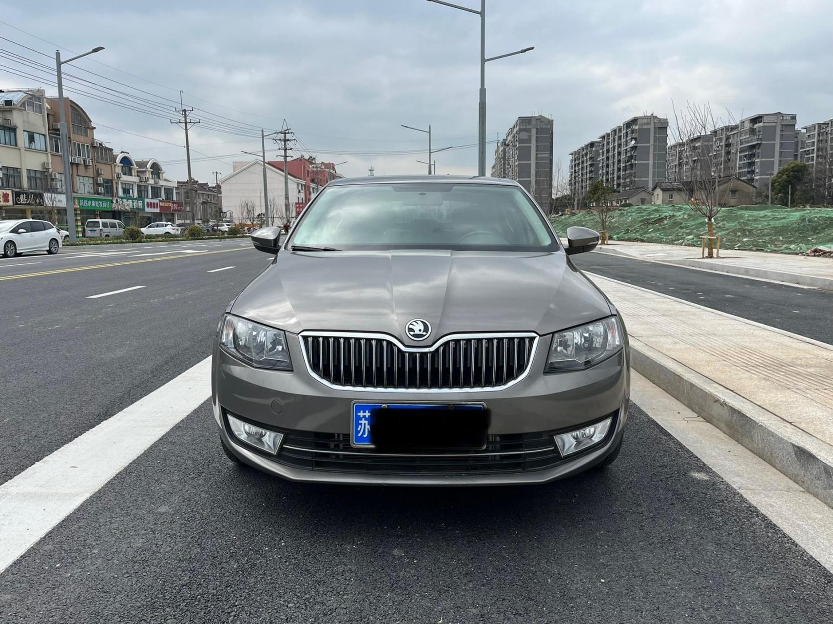 2015款斯柯达明锐1.4t手动逸俊版.