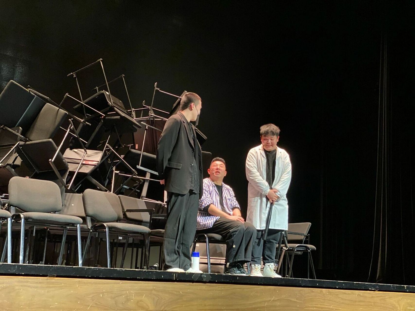 20220211上海19:30《夜未央》话剧·可拍照 昨天突然想看剧了,大麦上