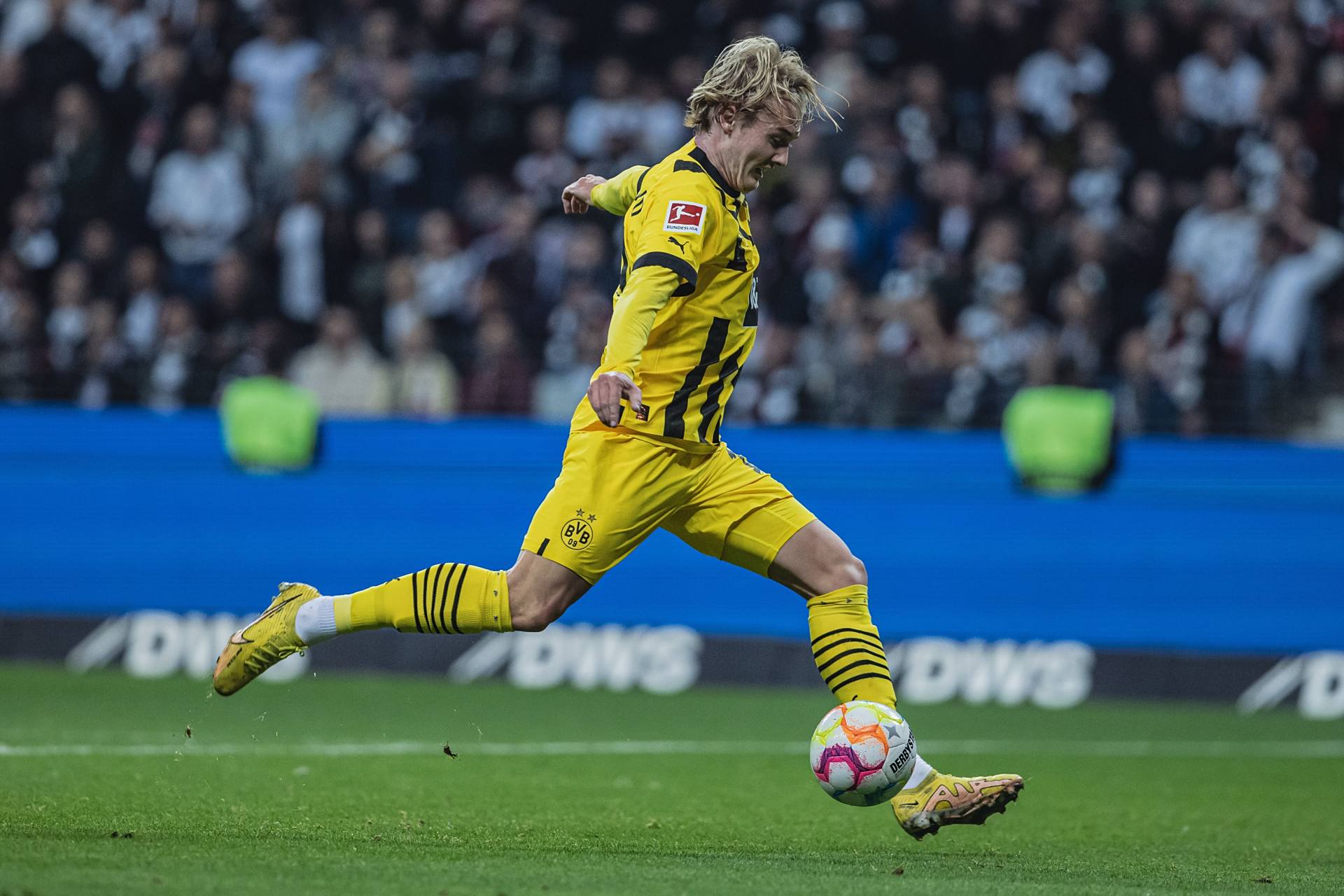 超清壁纸:尤利安·布兰特 布兰特为球队首开纪录,照片拍摄于2022年10