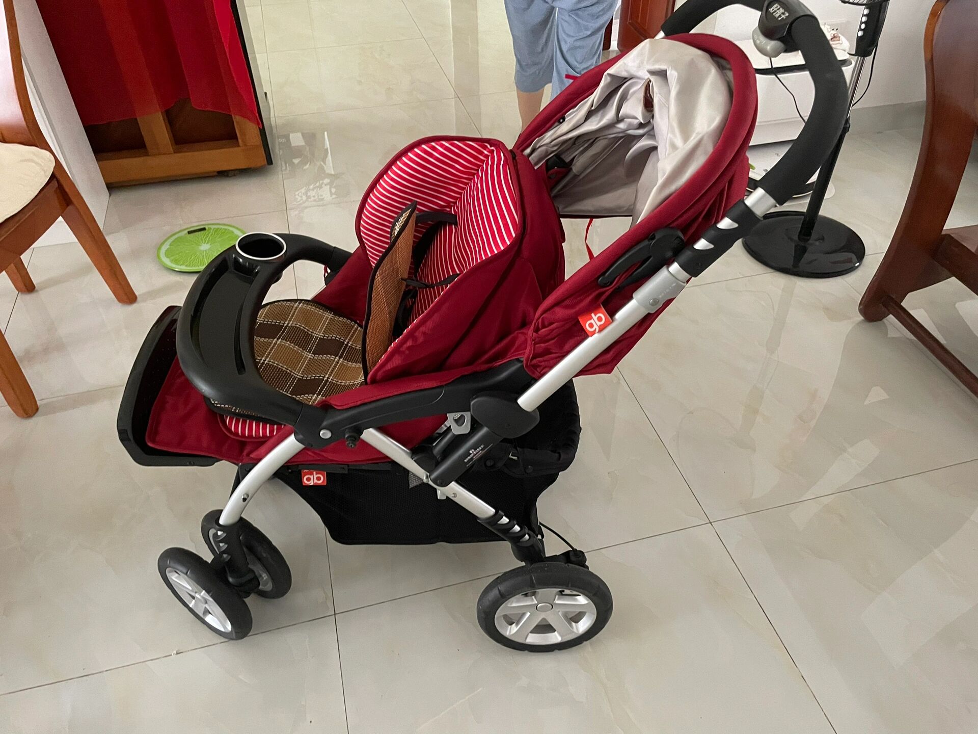 求助,好孩子c980h推车怎么折叠 大宝十年前用的好孩子推车翻出来了