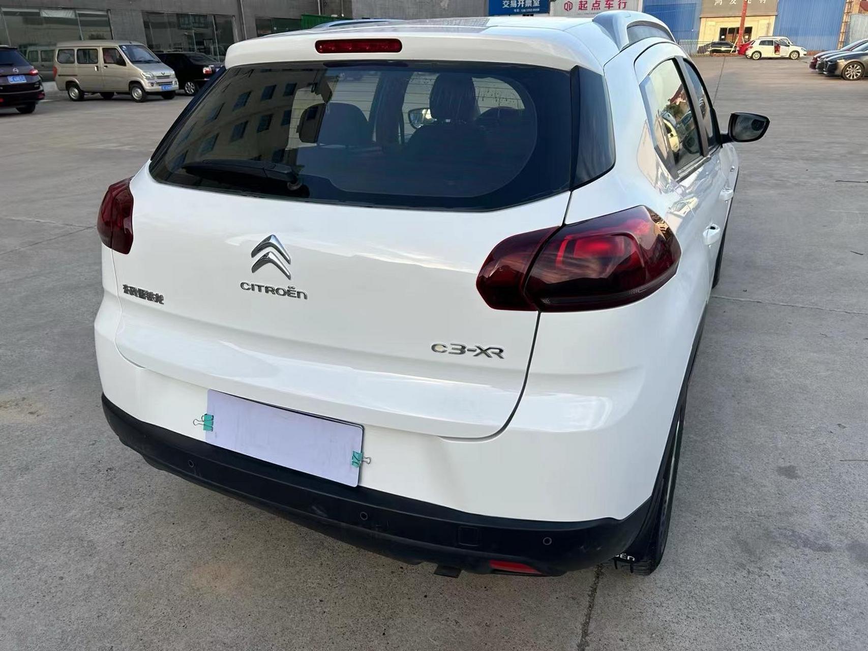 2015年12月上牌的东风雪铁龙c3xr,1.6排量手动挡本地一手私家车行驶8.
