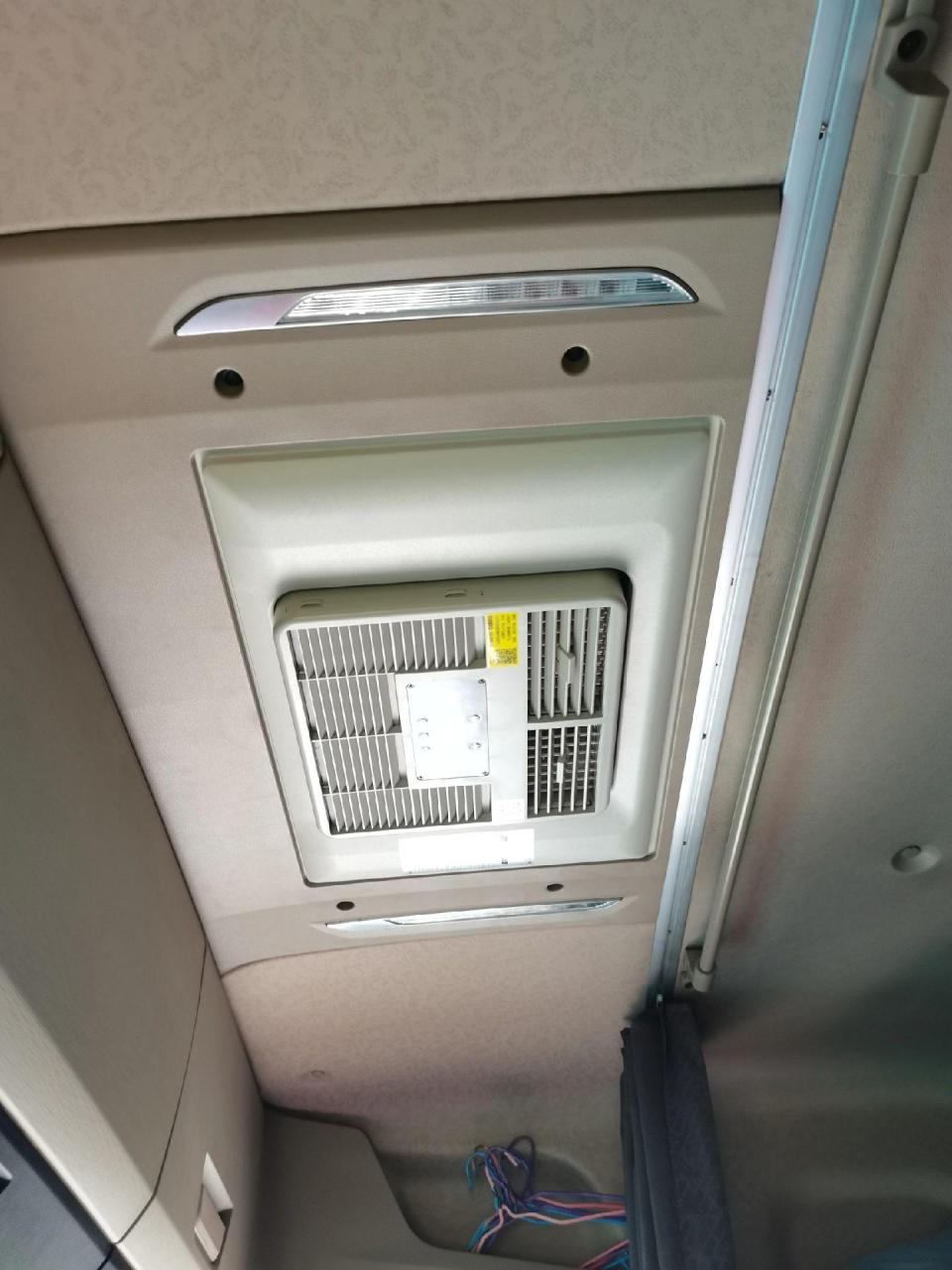 格力驻车空调安装,顶置一体机.