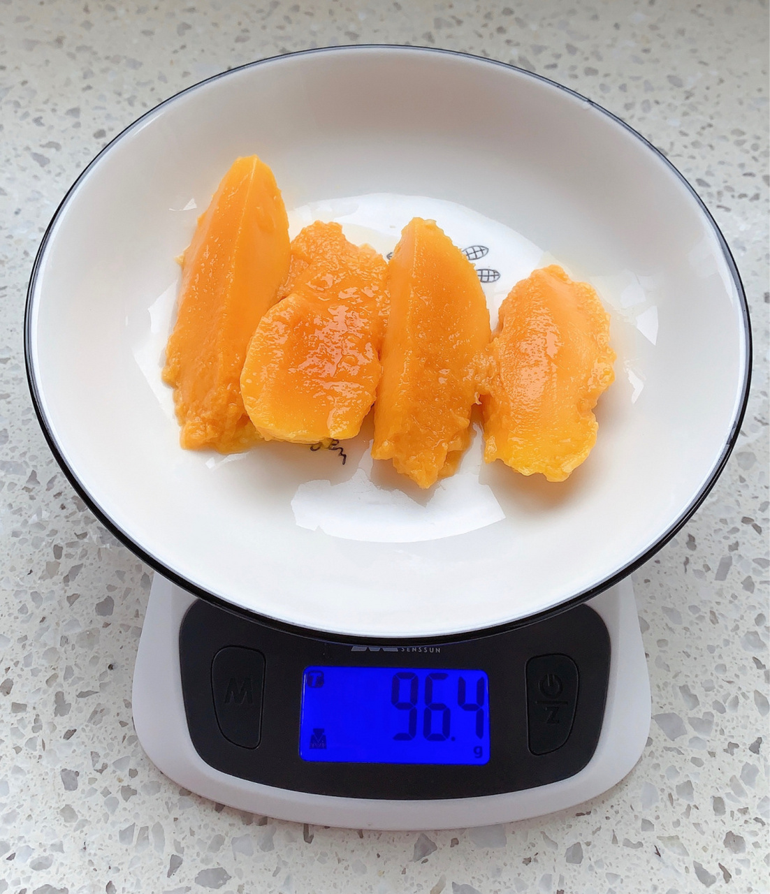 芒果热量03 8715100g热量为35千卡 96图中芒果可食用部分热量