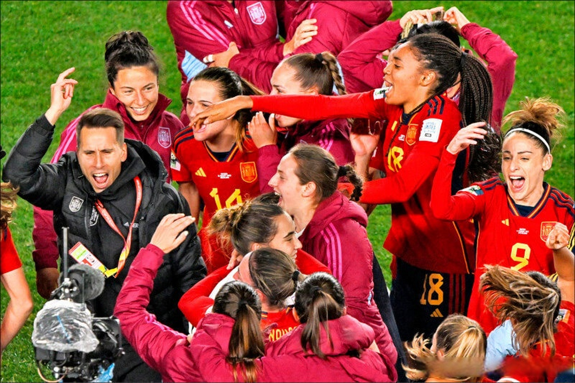 西班牙女足史首次踢进决赛    2023女足世界杯半决赛由西班牙女足与