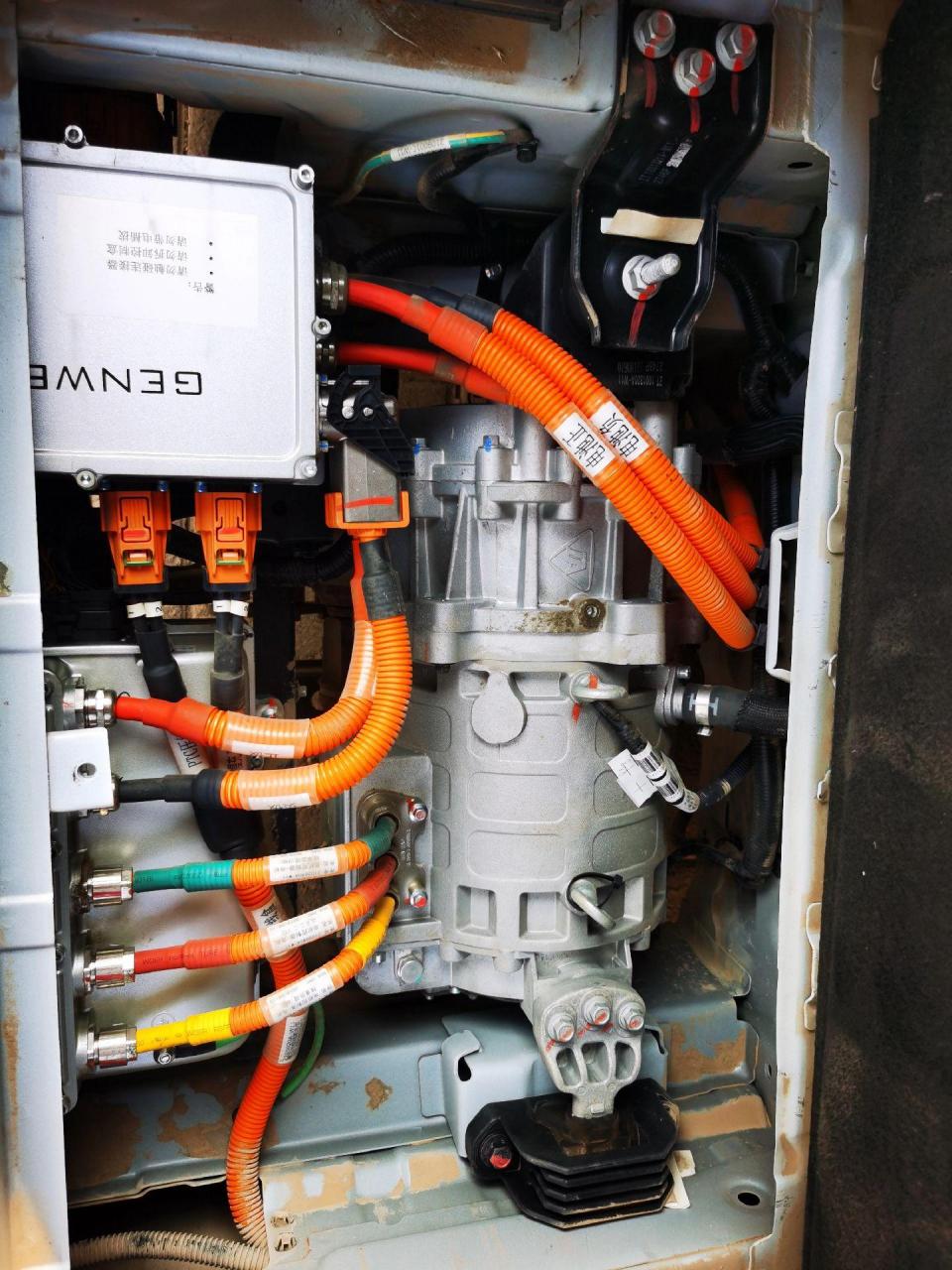 众泰e200提示电机温度过高,电路故障维修排除