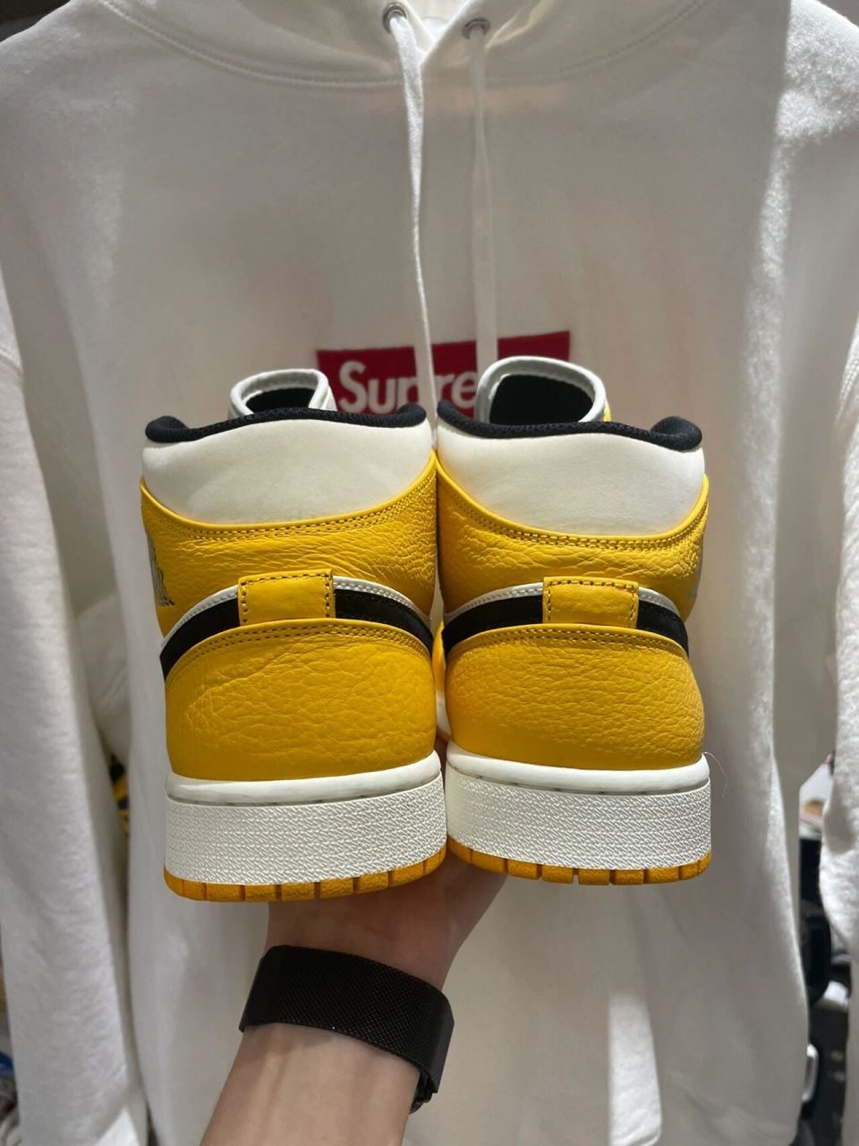 aj1 湖人紫黄 aj1湖人 紫黄 码数:42码 成色:a  作为湖人主题的配色