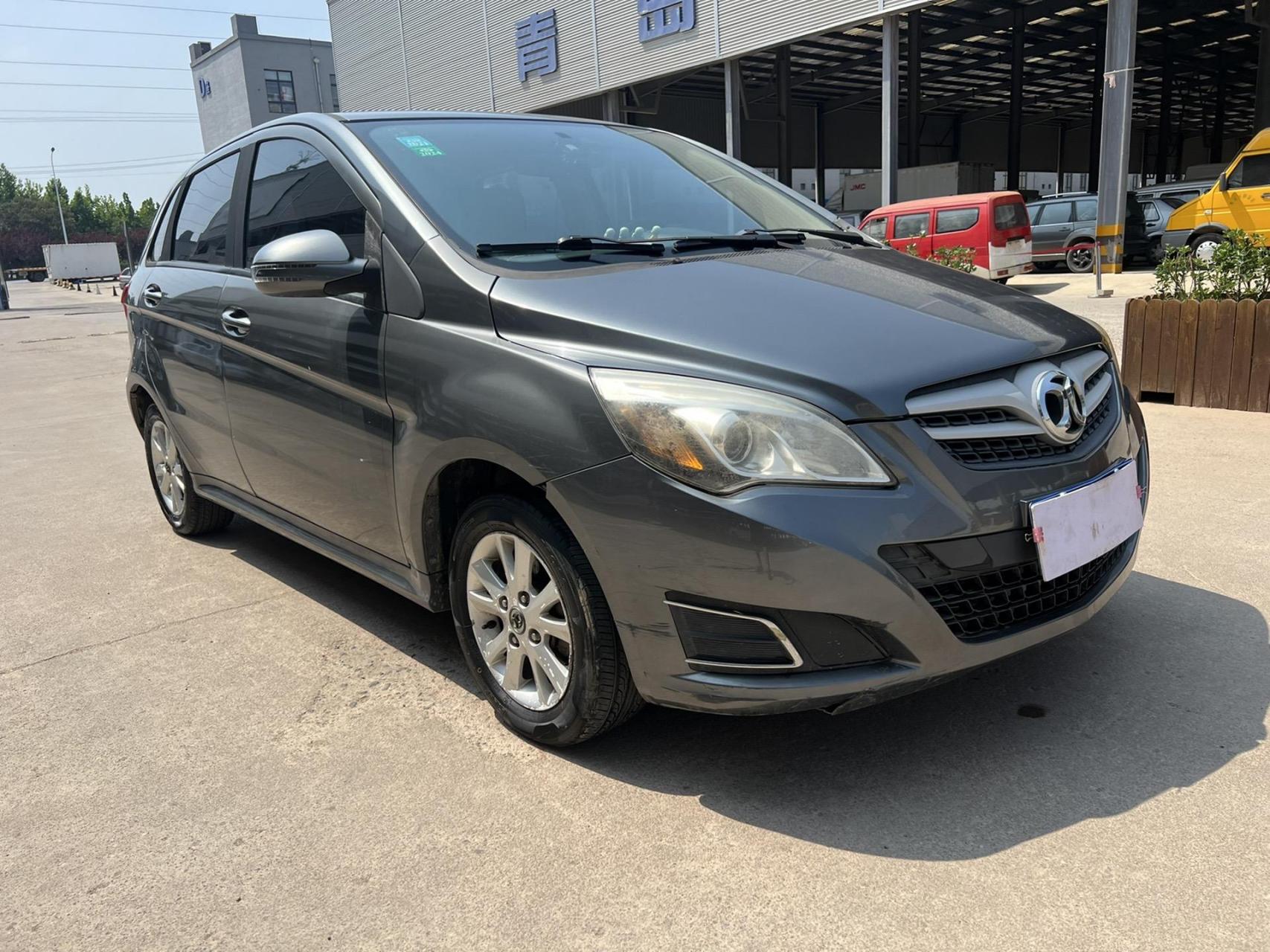 新到2014年9月北汽e150,1.5l自动档,三菱4a91发动机,3.