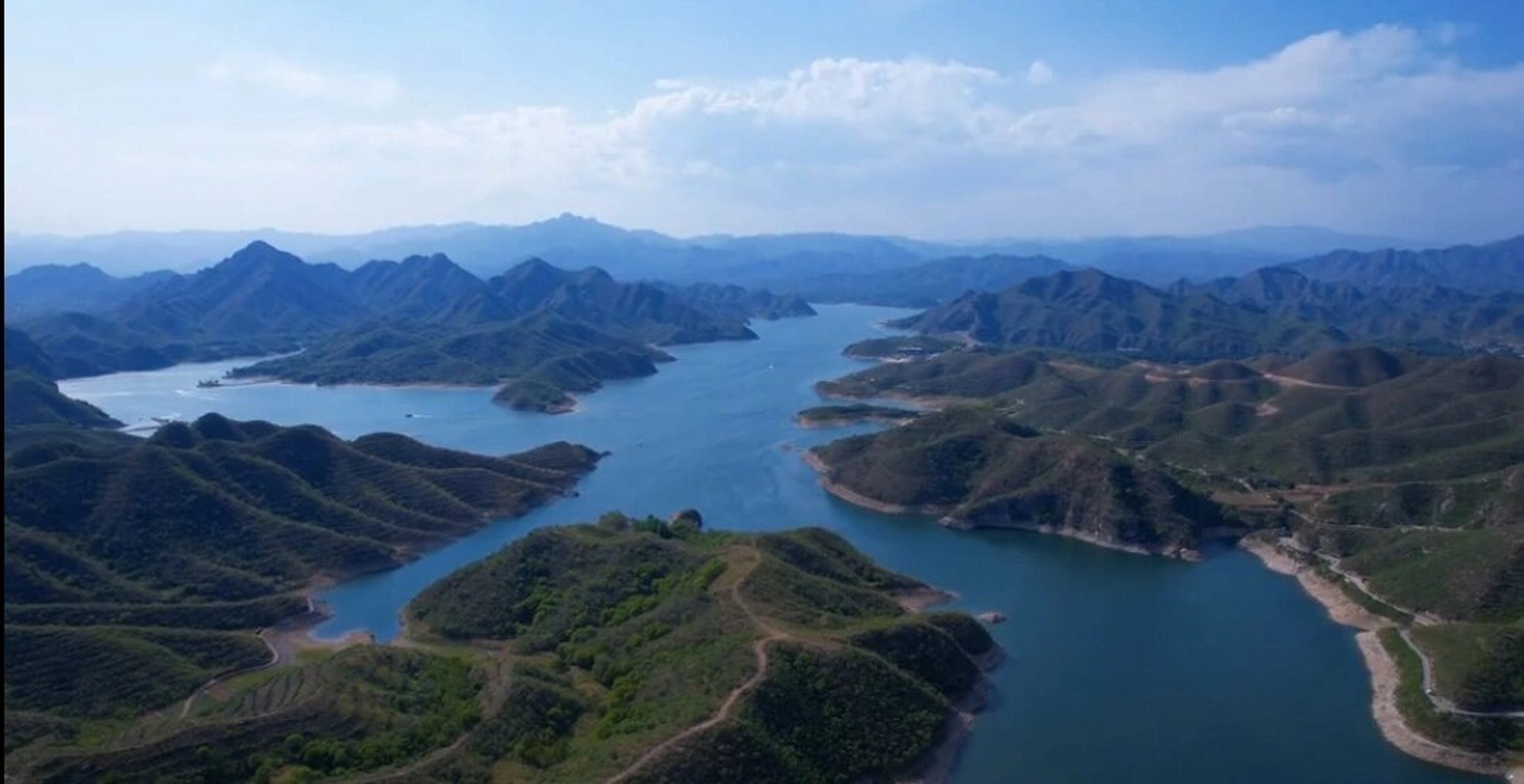 保定易县龙西公路  在美丽的保定有这么一条公路,龙西公路,从狼牙山