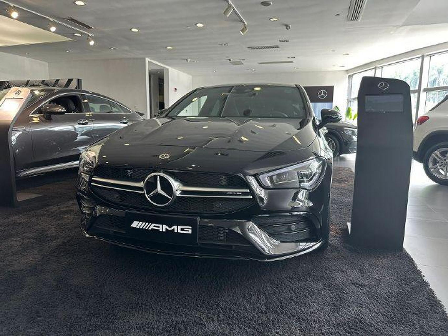 奔驰amg cla35,指导价44.98万,南方某城市最后一台库存车,落地39.8万.