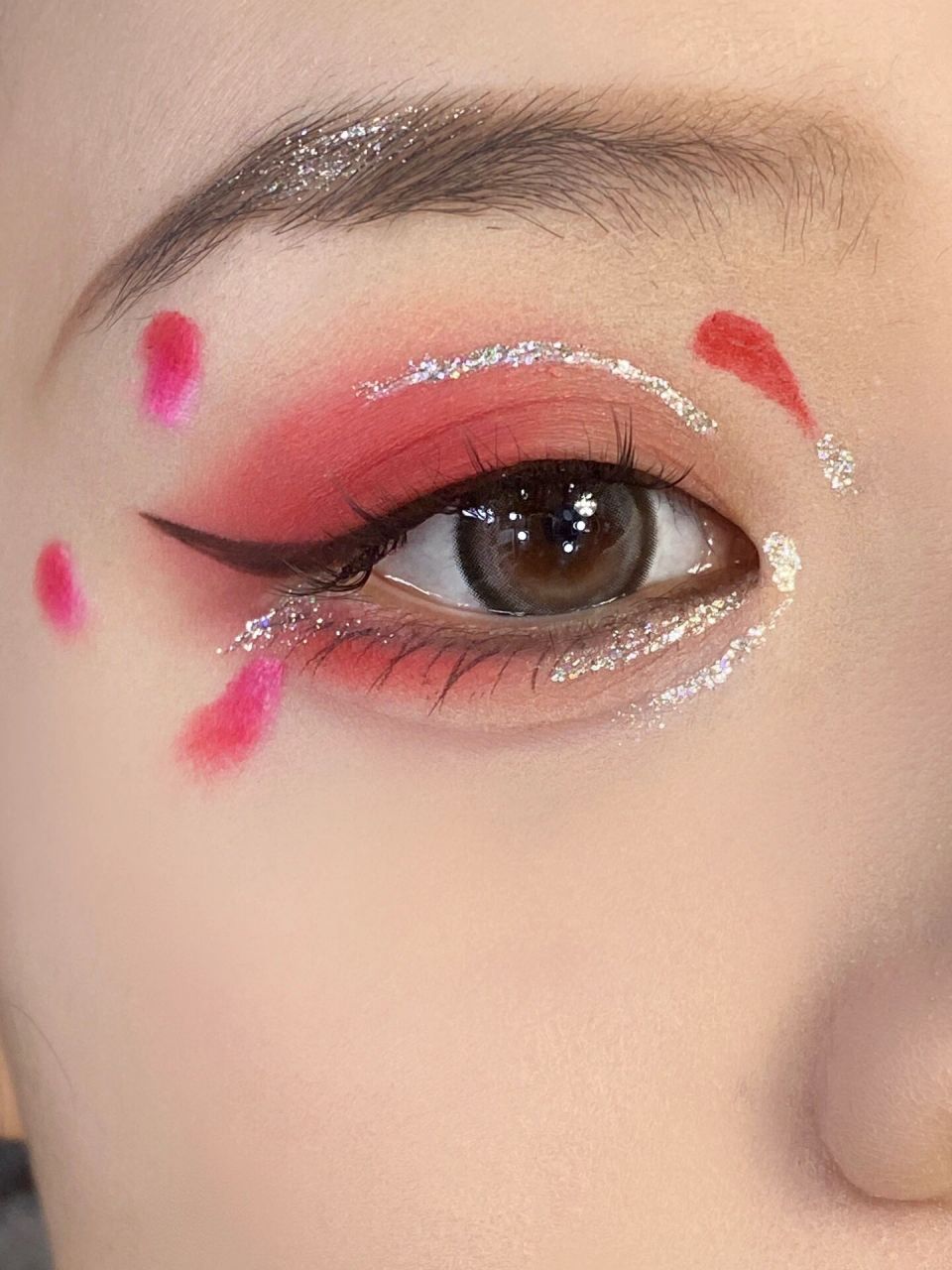 古风插画仿妆 | 女儿国国王 今天画一个古风女儿国国王仿妆~ 说什么