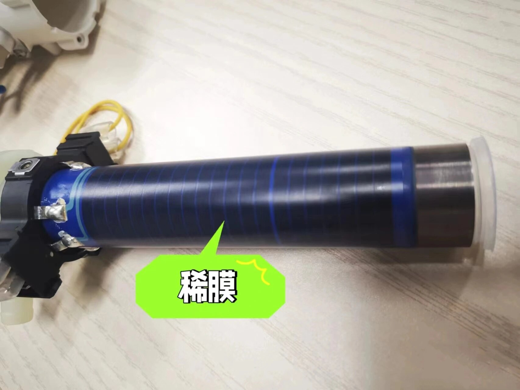即热式饮水机的加热原理(一) 即热式饮水机使用稀土厚膜加热管作为