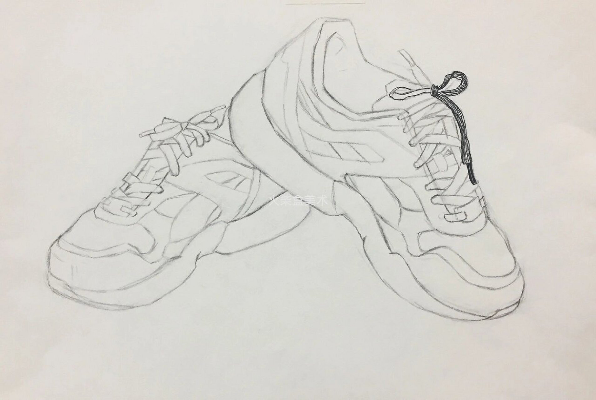 一幅线描写生课堂希望大家能喜欢 三年级线描写生课稿 附上写生运动鞋