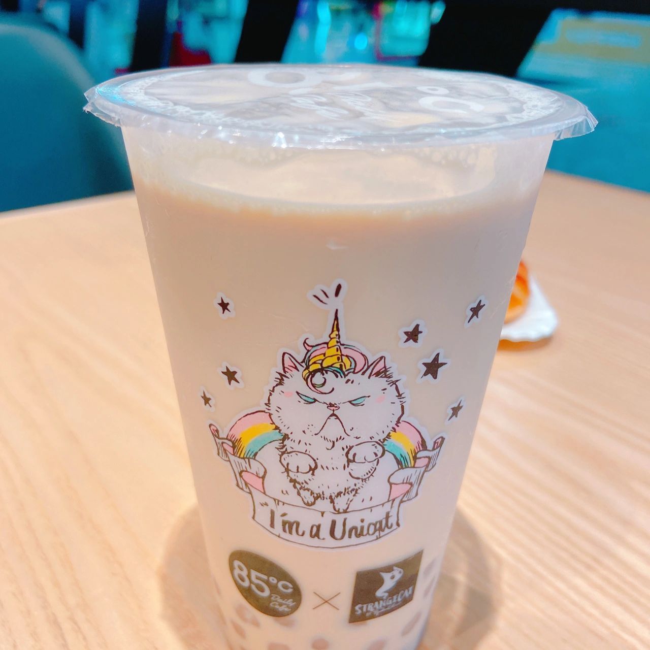 85度c加盟总部有专业选址团队,可以帮助加盟商选到较好越的店址.