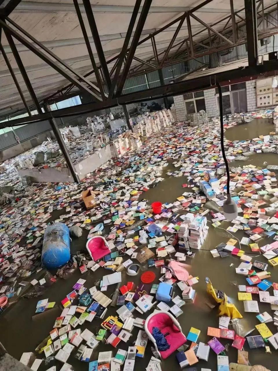 中图网在涿州的库房也难逃一劫,近三百万册书毁于一旦!
