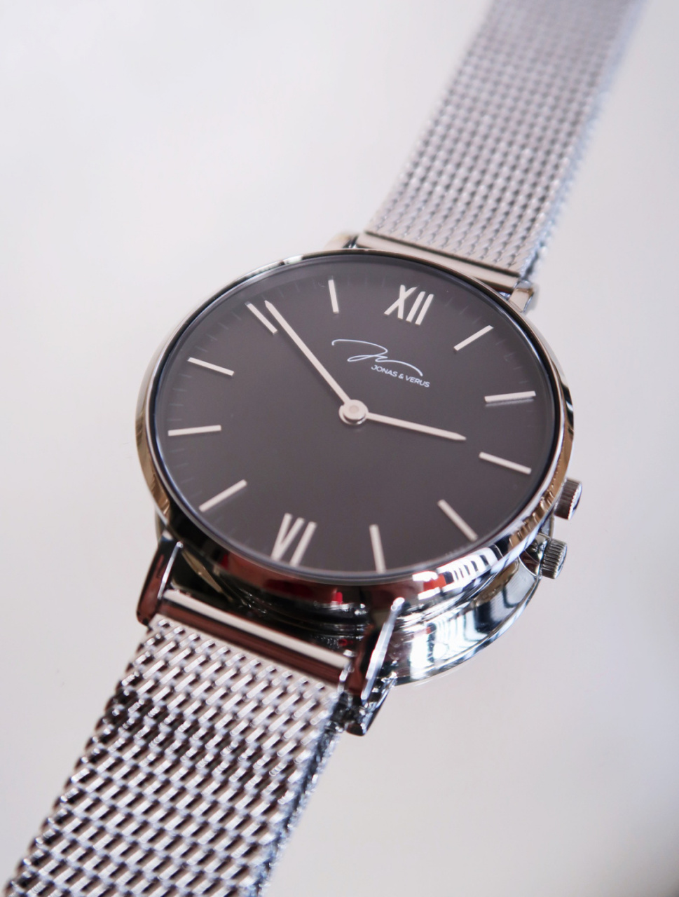 之前的穿搭里有人问到这款手表 ——jonas&verus唯路时.