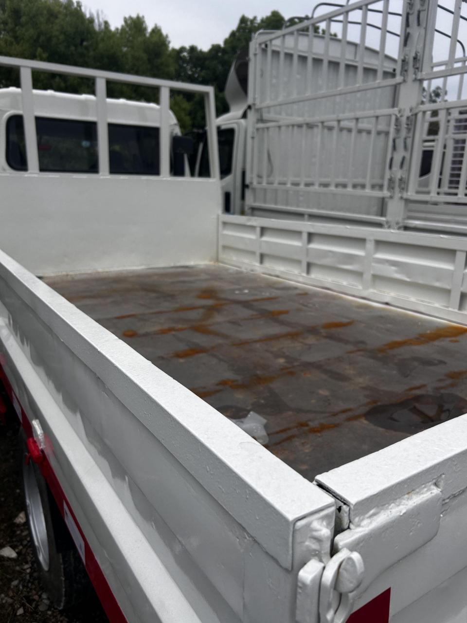 解放霸铃双排平板长3.3米宽2米气刹 断气刹