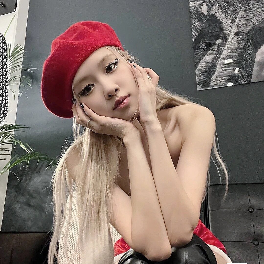 朴彩英高质ins头像