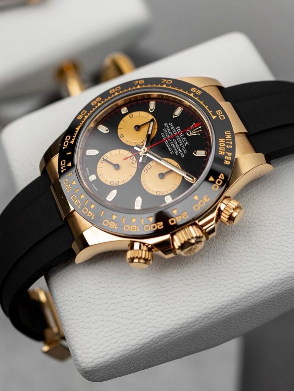 劳力士|小怪兽保罗纽曼 今天说说这款"保罗纽曼红针小怪兽"!