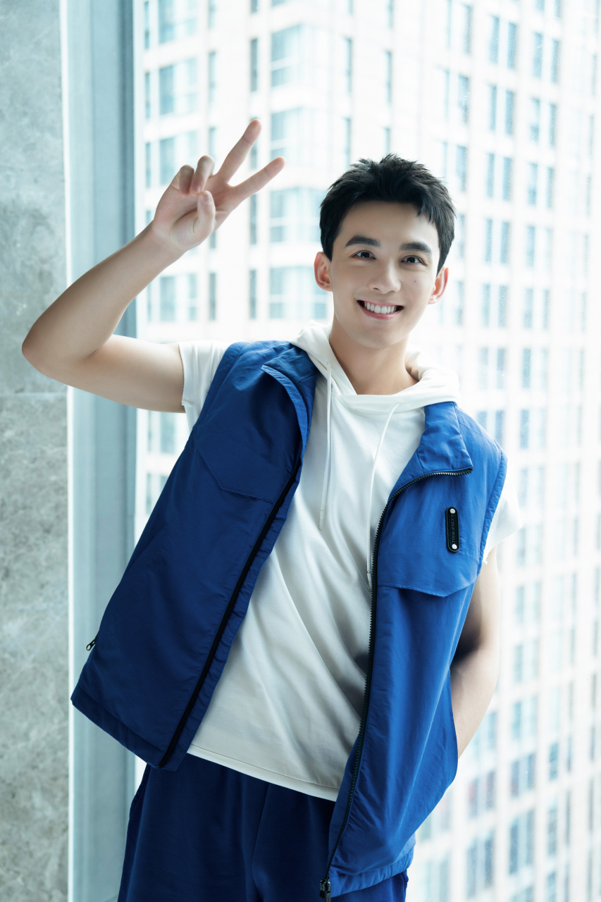 吴磊#7515 #三石百态#   吴磊leo 准备就绪,待会儿见7015