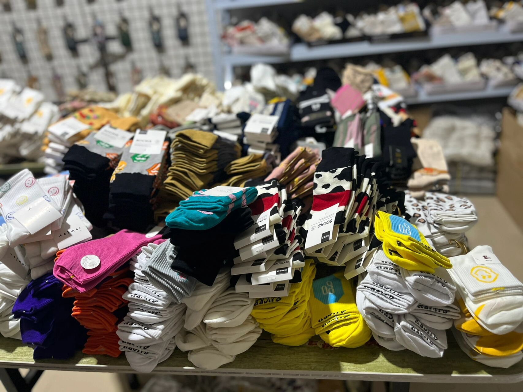 诸暨大唐袜子批发 又收到一批好货,颜值真是绝绝子,都是女袜子,中筒袜