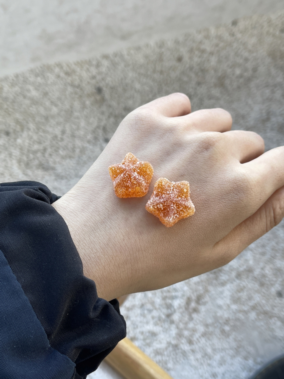 星星78软糖!酸甜口的! 一个是山楂口味一个是菠萝百香果!