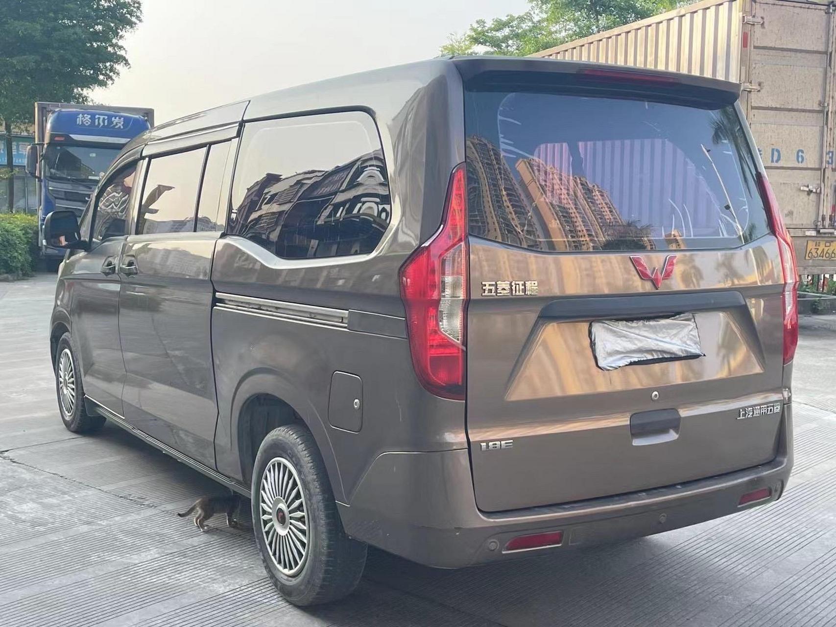 新收下16年五菱神车 五菱征程7座,1.