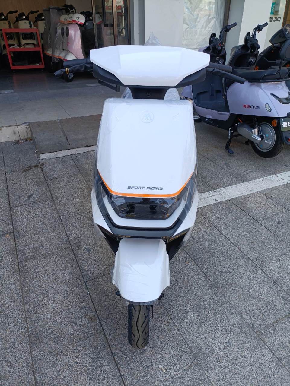 爱玛新款到货欢迎下单.爱玛凌骏新国标 黑莓飞机把 碟刹78绿牌车型