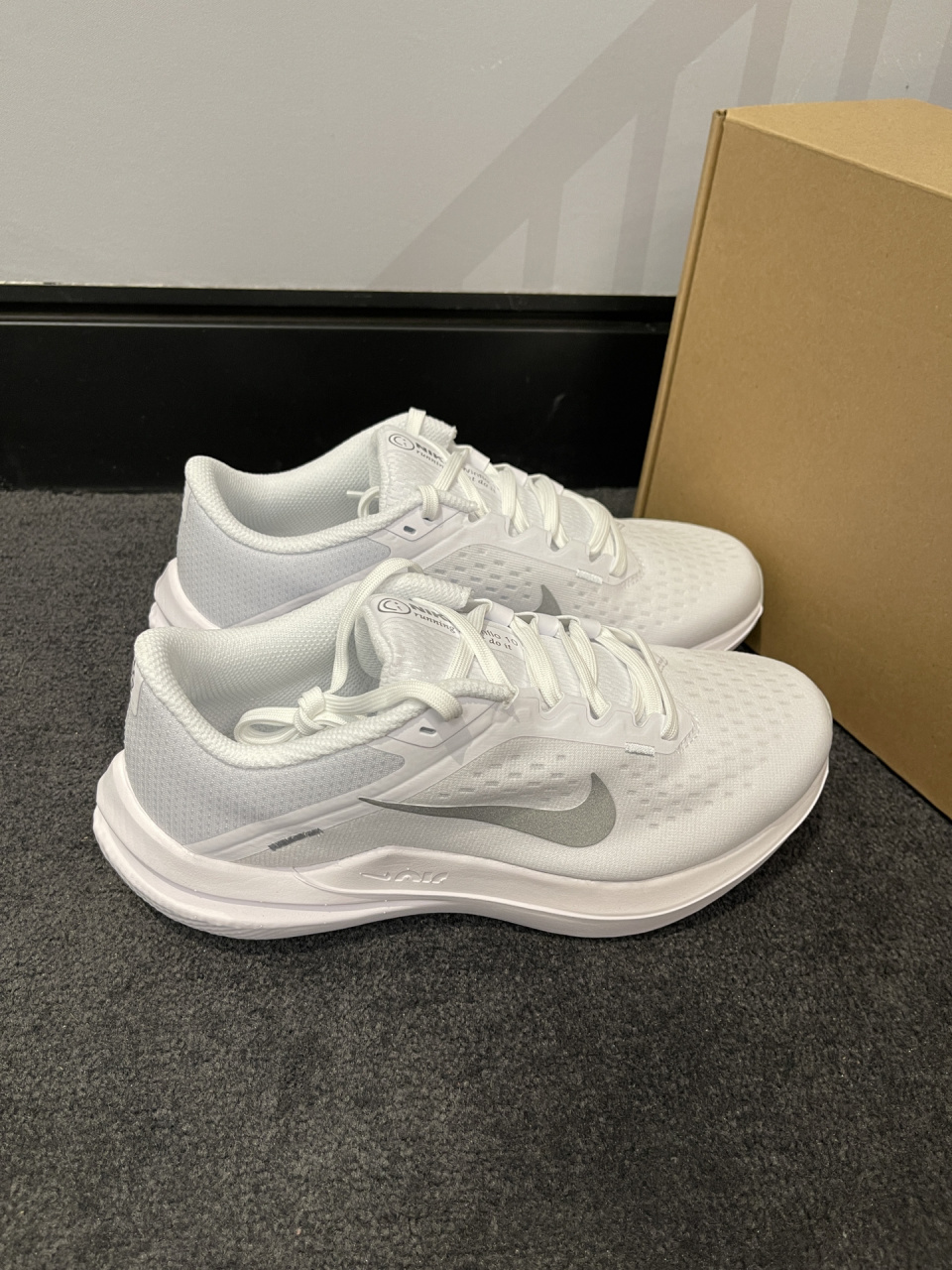 nike winflo 10 低帮跑步鞋,白色 nike winflo 10 低帮跑步鞋,白色 此