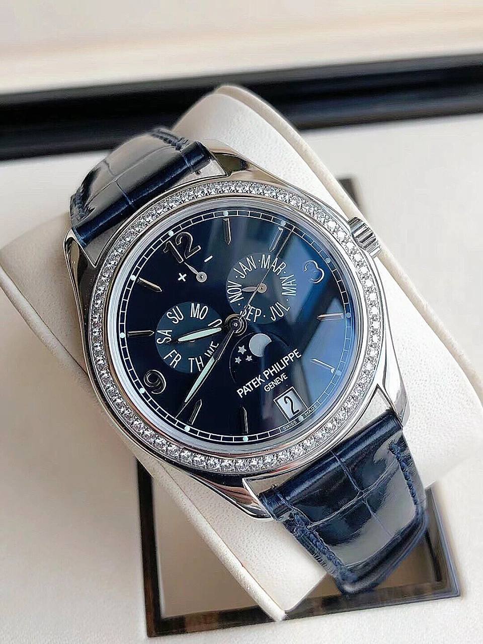 含泪低价出百达翡丽514701 百达翡丽5147g蓝盘外圈钻,复杂功能计时.