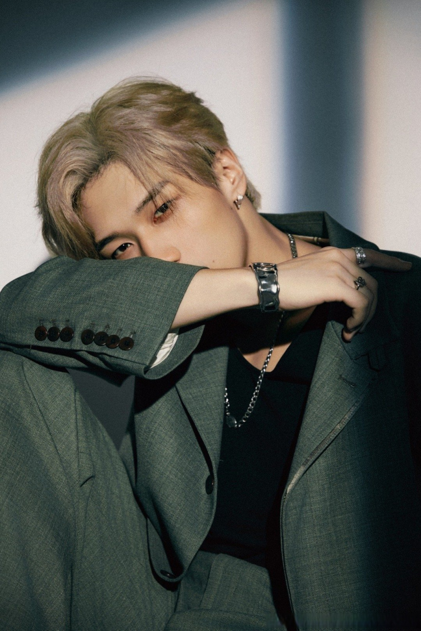 杨皓晨#  "我自渡彼方尚有荣光在"