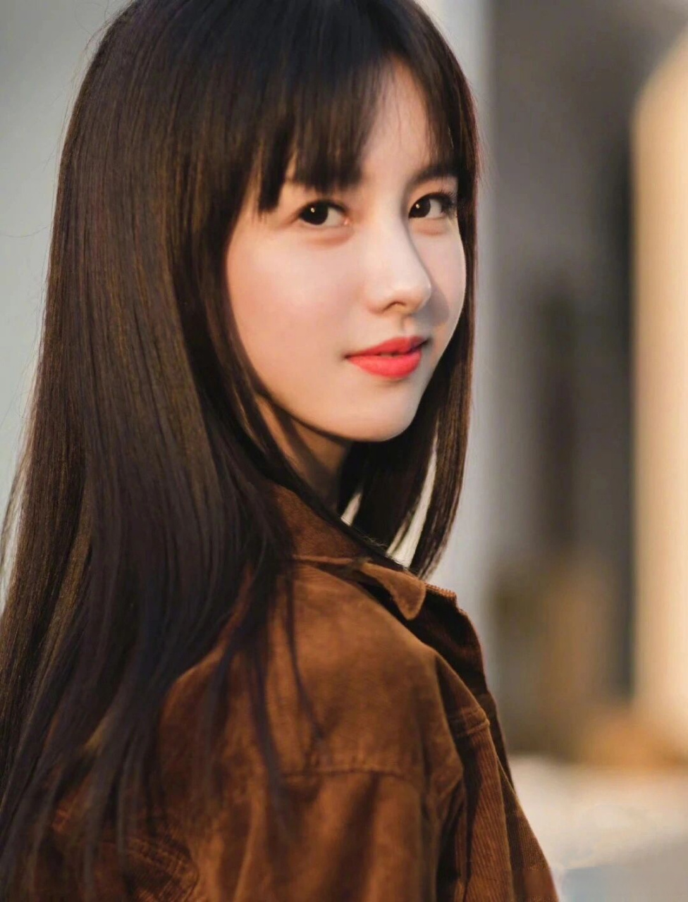 陈都灵,黑长直齐刘海的神[期待]