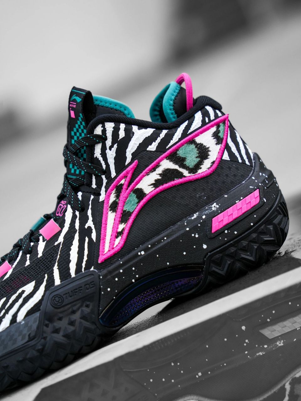 tuff os外底全面上包,前后42 全掌lightfoamplus,这波桀骜怎么评?